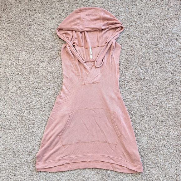 Free People Pink Tulum Distressed Raw Hem Sleeveless Open Side Hoodie Size Small - Picture 2 of 7
